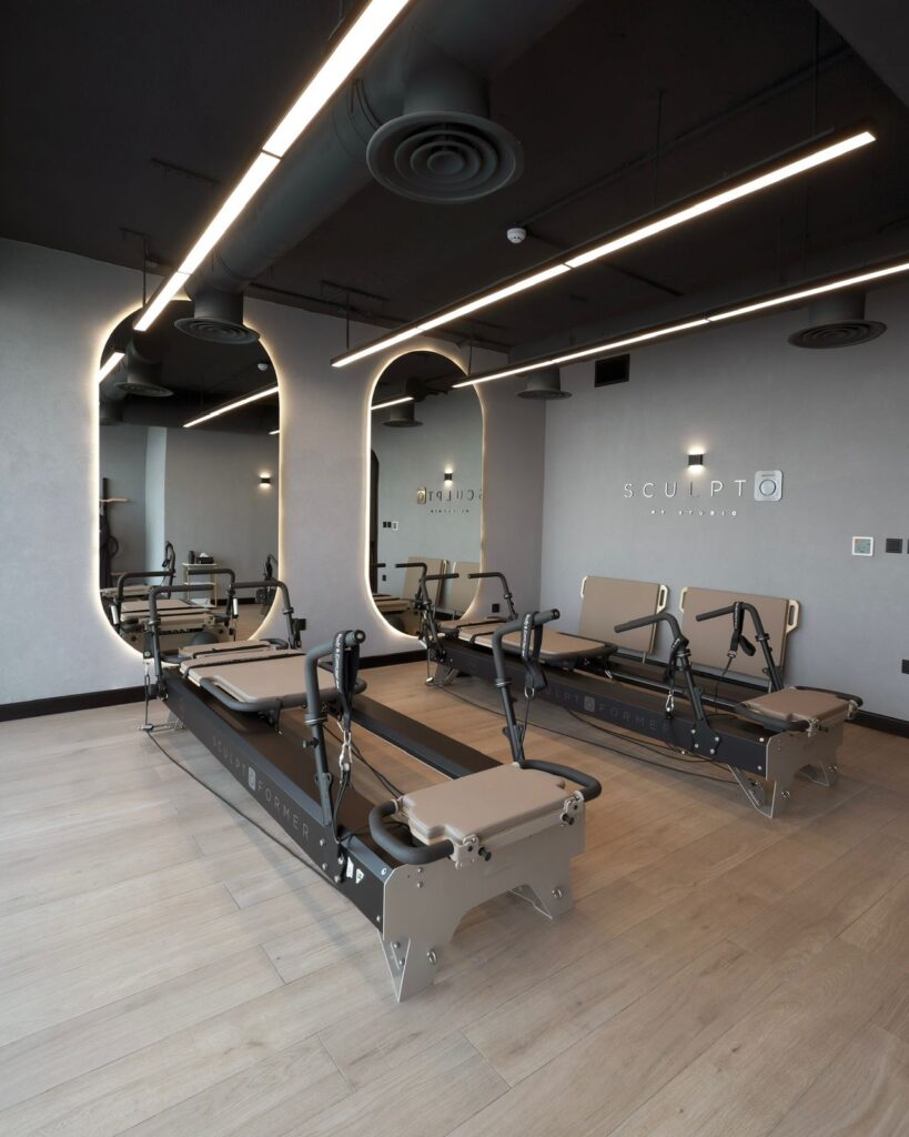 Ontdek het verschil: ervaar Pilates apparatuur in onze showroom