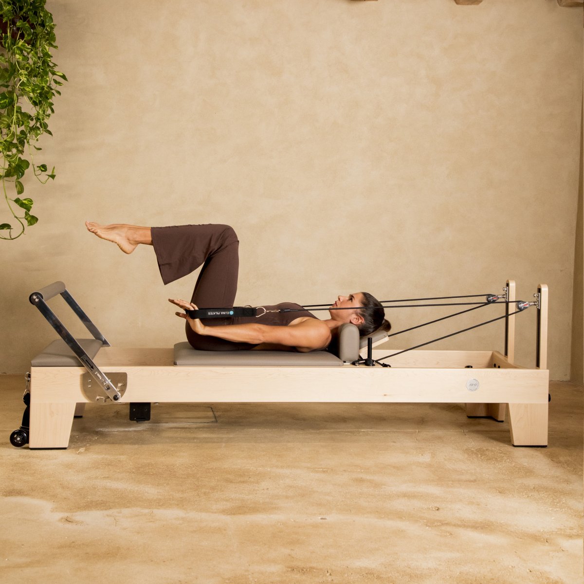 Elite Reformer Elina Pilates zijprofiel